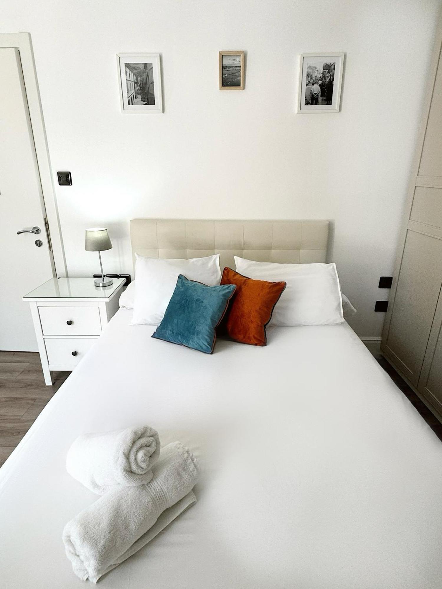 Master Penthouse Double Room Ensuite With Private Terrace - Grand Central House Гибралтар Екстериор снимка